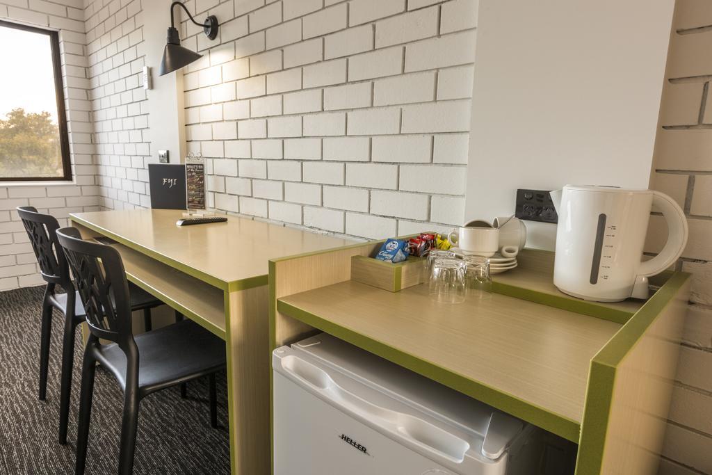 Boomerang Hotel Lavington Zewnętrze zdjęcie