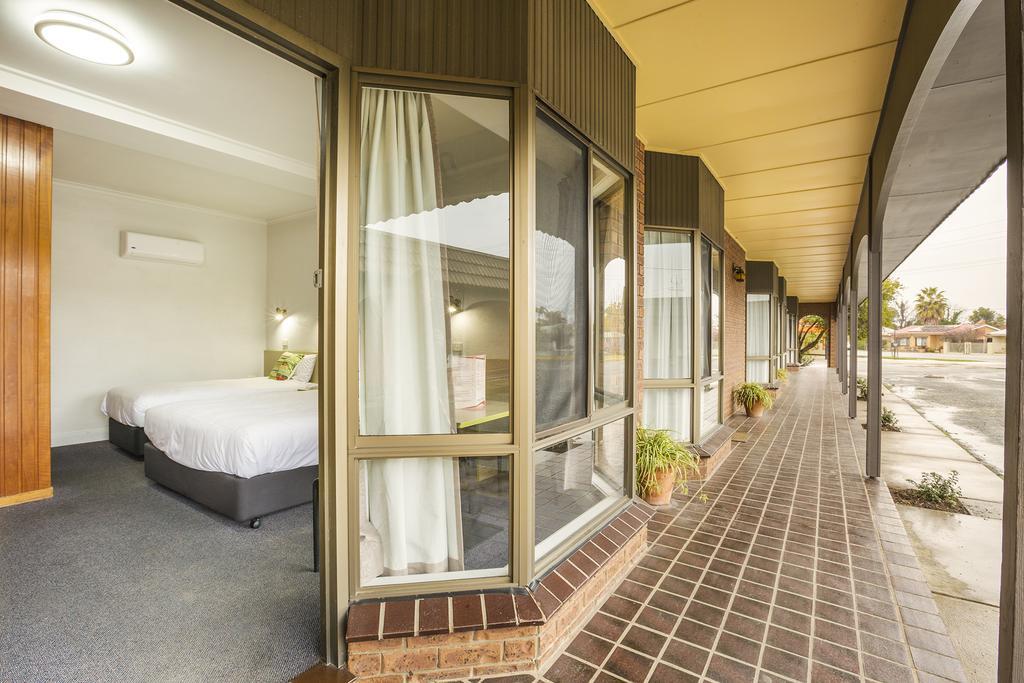 Boomerang Hotel Lavington Zewnętrze zdjęcie