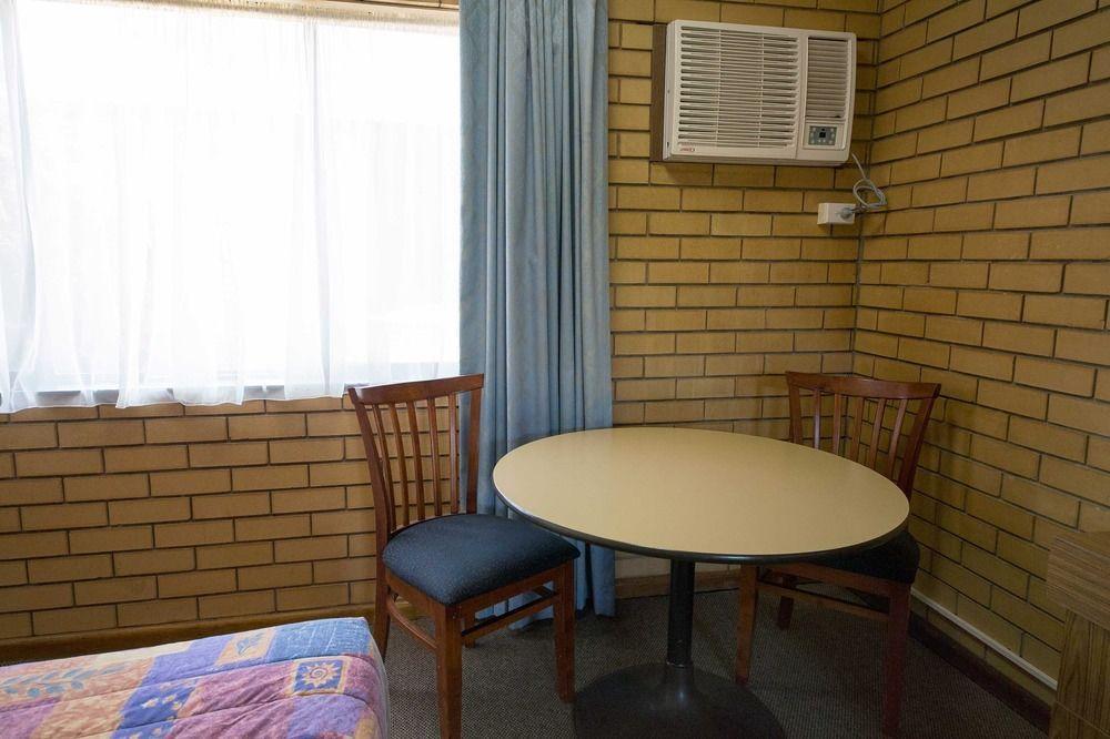Boomerang Hotel Lavington Zewnętrze zdjęcie