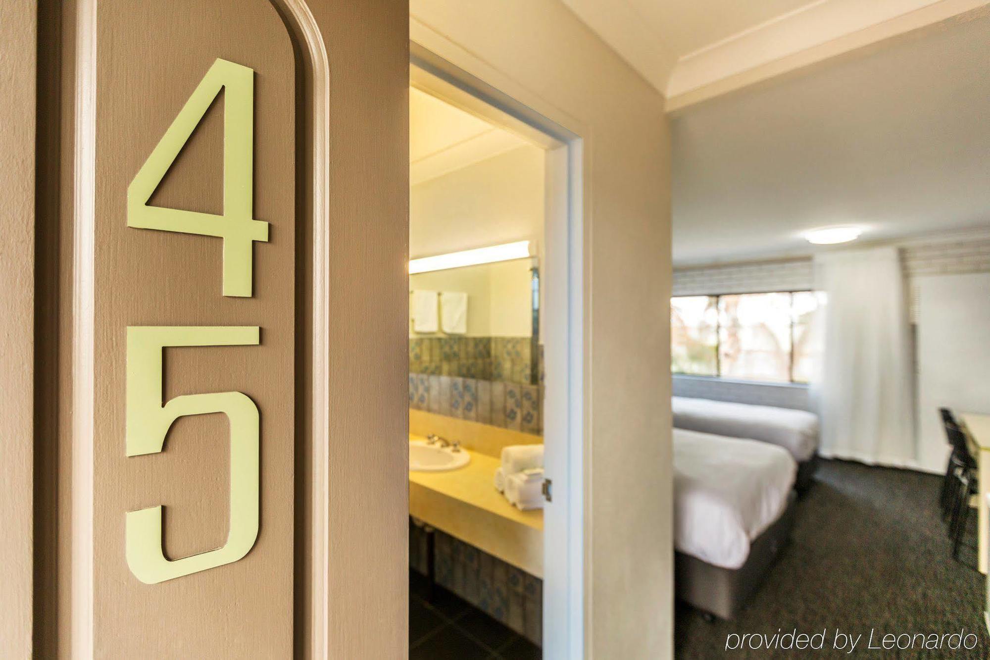 Boomerang Hotel Lavington Zewnętrze zdjęcie