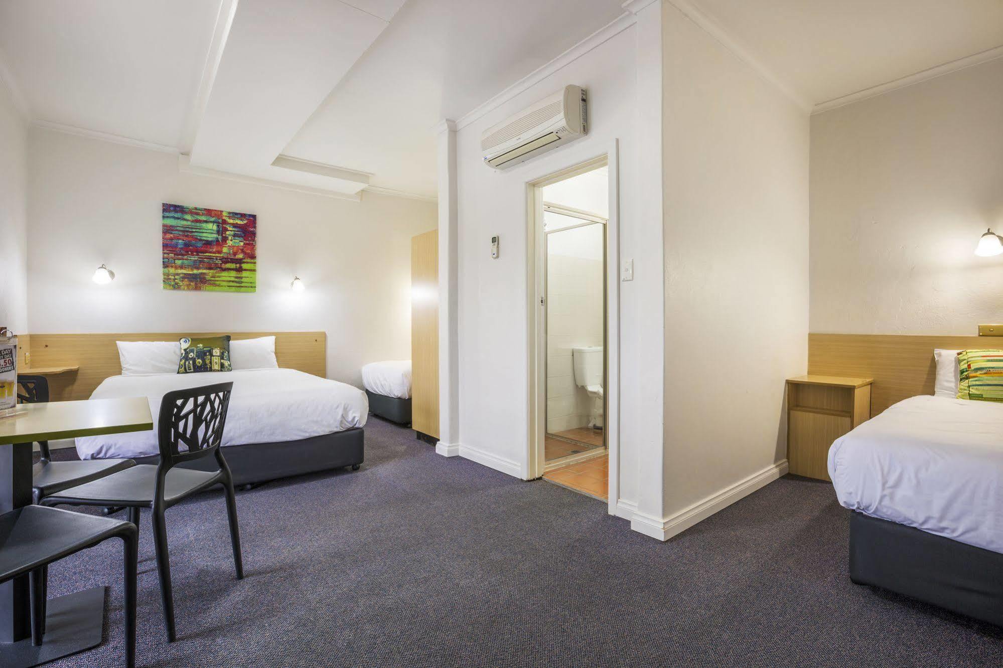 Boomerang Hotel Lavington Zewnętrze zdjęcie